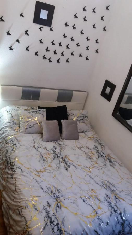 Habitacion Cookie En Chamberi マドリード エクステリア 写真
